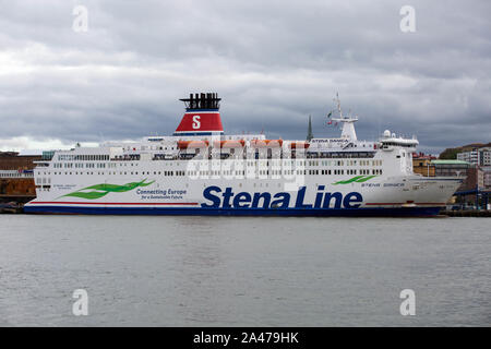 Göteborg, Schweden. 7 Okt, 2019. ''Stena Danica'', die zu einem der größten Fährunternehmen der Welt Stena Line in Göteborg. Elektrisch betriebene Fähre bedienen die Strecke zwischen Stenpiren und Lindholmspiren. Credit: Karol Serewis/SOPA Images/ZUMA Draht/Alamy leben Nachrichten Stockfoto