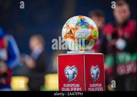 Charkow, Ukraine - Oktober 11, 2019: Offizieller Ball aus dem Spiel der EURO 2020 Ukraine vs Litauen Stockfoto