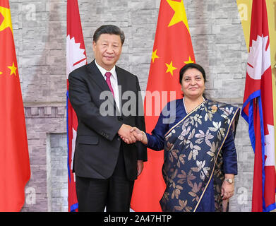 Kathmandu, Nepal. 12 Okt, 2019. Der chinesische Präsident Xi Jinping trifft sich mit Nepali Präsident Bidya Devi Bhandari in Kathmandu, Nepal, Okt. 12, 2019. Credit: Xie Huanchi/Xinhua/Alamy leben Nachrichten Stockfoto