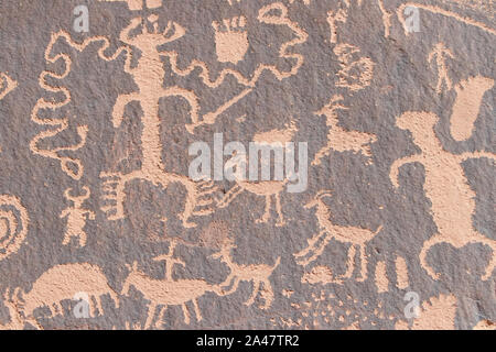 Zeitung Rock mit Indianischen Felszeichnungen im Canyonlands National Park, Utah, USA Stockfoto