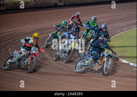 Manchester, Großbritannien. 11. Oktober 2019. American style Flat Track racing Demonstration Rennen während der ACU-Sidecar Speedway Manchester Meister, Belle Vue nationalen Speedway Stadion, Manchester Freitag, 11. Oktober 2019 (Quelle: Ian Charles | MI Nachrichten) Credit: MI Nachrichten & Sport/Alamy leben Nachrichten Stockfoto