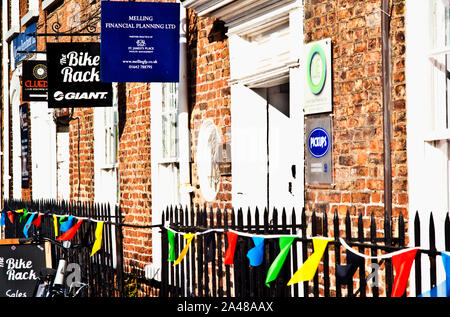 Buisnesses und Geschäfte in Yarm High Street, Yarm on Tees, England Stockfoto