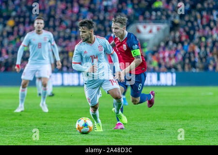 12. Oktober 2019 Stefan Johansen Norwegen bei der Verfolgung der Ball gegen Jose Gaya Spaniens während der UEFA EURO 2020 Qualifikation runde Gruppe F zw. Stockfoto