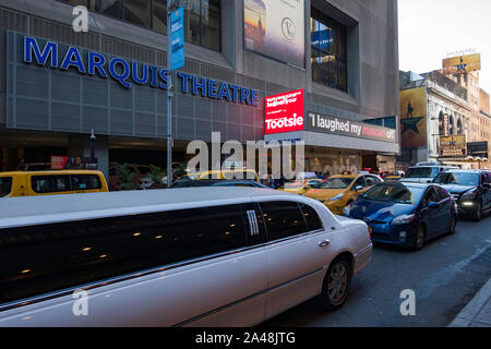 "Tootsie" Festzelt Zeichen im Marquis Theatre, Times Square, New York City, USA Stockfoto