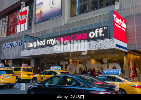 "Tootsie" Festzelt Zeichen im Marquis Theatre, Times Square, New York City, USA Stockfoto