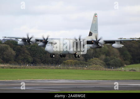 KAF 327, Lockheed Martin KC-130J Hercules betrieben von der Kuwait Air Force, am Internationalen Flughafen Prestwick, Ayrshire. Stockfoto