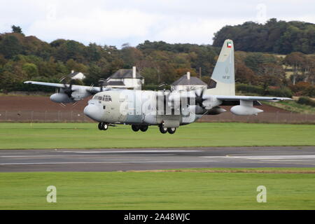 KAF 327, Lockheed Martin KC-130J Hercules betrieben von der Kuwait Air Force, am Internationalen Flughafen Prestwick, Ayrshire. Stockfoto