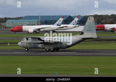 KAF 327, Lockheed Martin KC-130J Hercules betrieben von der Kuwait Air Force, am Internationalen Flughafen Prestwick, Ayrshire. Stockfoto