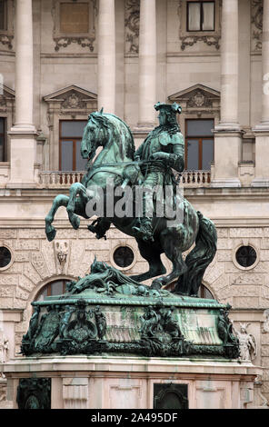 Statue von Prinz Eugen vor der Hofburg Heldenplatz in Wien Österreich Stockfoto