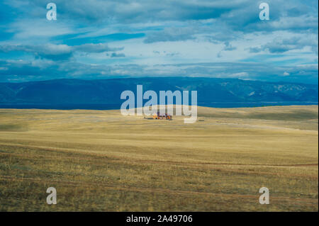 Haus in einem Feld Struktur auf Baikal See Stockfoto