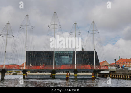 Kopenhagen, Dänemark - 16 September 2017: Der schwarze Diamant. Die Königliche Bibliothek in Kopenhagen ist die Nationalbibliothek Dänemarks in Kopenhagen. Stockfoto