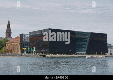 Kopenhagen, Dänemark - 28. JUNI 2017: Der schwarze Diamant. Die Königliche Bibliothek in Kopenhagen ist die Nationalbibliothek Dänemarks in Kopenhagen. Stockfoto