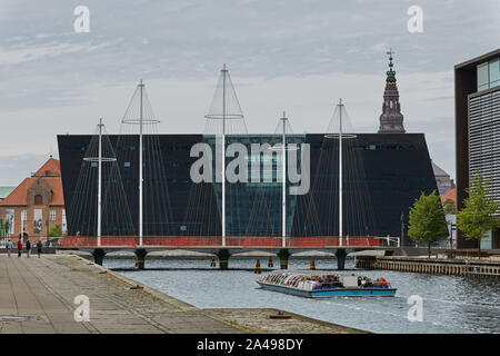 Kopenhagen, Dänemark - 28. JUNI 2017: Der schwarze Diamant. Die Königliche Bibliothek in Kopenhagen ist die Nationalbibliothek Dänemarks in Kopenhagen. Stockfoto