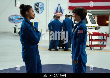 NATALIE PORTMAN und ZAZIE BEETZ in LUCY IN DEN HIMMEL (2019), unter der Regie von NOAH HAWLEY. Quelle: FOX SEARCHLIGHT BILDER / Album Stockfoto