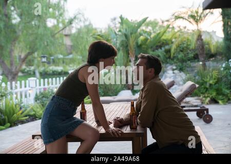 NATALIE PORTMAN und JON HAMM in LUCY IN DEN HIMMEL (2019), unter der Regie von NOAH HAWLEY. Quelle: FOX SEARCHLIGHT BILDER / Album Stockfoto