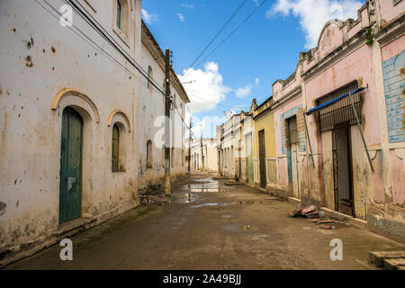 Penedo, Alagoas, Brasilien - 04. Juli 2016: Straße der Kolonialstadt Penedo, nördliche Brasilien Stockfoto