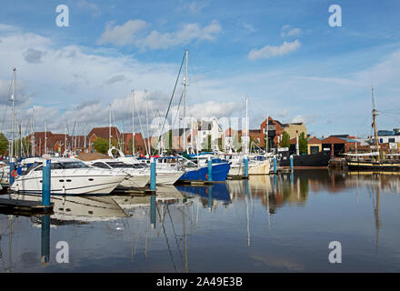 Boote in der Marina, Kingston upon Hull, East Yorkshire, England, Großbritannien Stockfoto