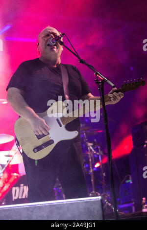 Turin Italien. 12. Oktober 2019. Die amerikanische Alternative Rock Band PIXIES führt live auf der Bühne des OGR Officine Grandi Riparazioni während der "European Tour 2019". Stockfoto