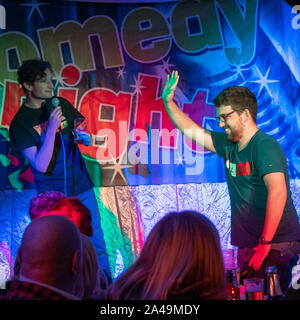 James Dowdeswell, Autor, Schauspieler und Stand-up-Comedian bei den Ingenieuren Waffen in Henlow, Bedfordshire. Stockfoto