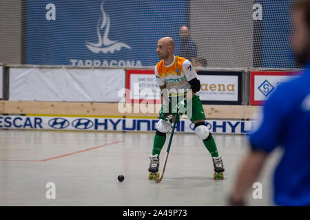 CALAFELL, Barcelona, Spanien - Oktober, 2019. Spanisch OK Liga Match zwischen CP Calafell vs Deportivo Liceo. Angel Rodriguez Rojas Rolle hockey player Stockfoto