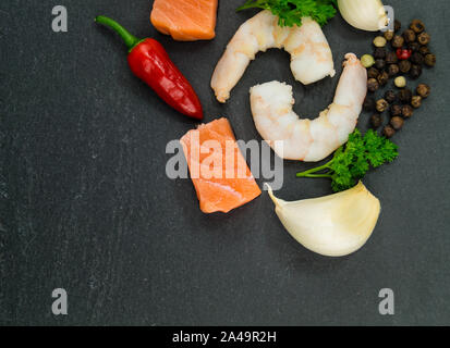 Spaghetti al Salmone - Nudeln mit Garnelen ein lachsfilet Stockfoto