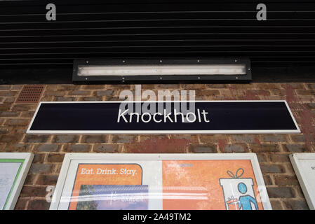 Kent, Großbritannien - 15 September, 2019: ein Zeichen am Knockholt Bahnhof, in der Nähe von London. Stockfoto