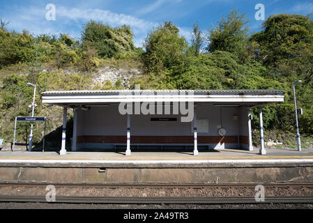 Kent, Großbritannien - 15 September, 2019: Blick auf die knockholt Station Wartebereich auf der soutbound Plattform der südöstlichen Linie. Stockfoto