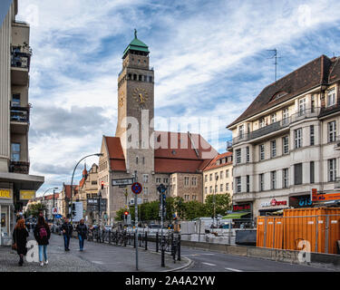 Der neuköllner Rathaus. Aufgeführten frühen zwanzigsten Jahrhundert Gebäude von Architekt Reinhold Kiehl in der Karl-Marx-Straße 83, Berlin Stockfoto