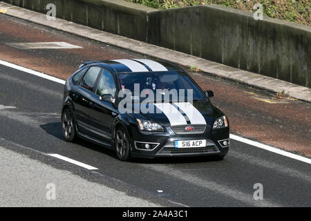 2007 Ford Focus ST 500 und fahren auf der Autobahn M6 in der Nähe von Preston in Lancashire, Großbritannien Stockfoto