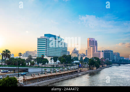 Sonnenaufgang über die Stadt Kairo am Nil in Ägypten Stockfoto