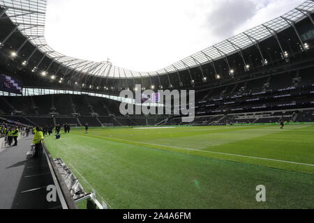 Tottenham, London, UK. 28, September, 2019. Einen allgemeinen Blick in die Tottenham Hotspur Stadium, die Heimat zu Tottenham Hostpur FC. Stockfoto