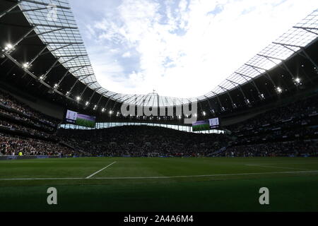 Tottenham, London, UK. 28, September, 2019. Einen allgemeinen Blick in die Tottenham Hotspur Stadium, die Heimat zu Tottenham Hostpur FC. Stockfoto