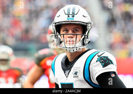 London, Großbritannien. 13. Oktober 2019. Leoparden Quarterback Kyle Allen (7) Während der NFL Spiel Tampa Bay Buccaneers v Carolina Panthers bei Tottenham Hotspur Stadion. Credit: Stephen Chung/Alamy leben Nachrichten Stockfoto