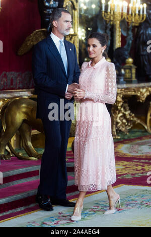Madrid, Spanien. 12 Okt, 2019. König Felipe VI. von Spanien und Königin Letizia von Spanien am Nationalen Tag der Rezeption in den Palacio Real. Madrid, 12.10.2019 | Verwendung der weltweiten Kredit: dpa/Alamy leben Nachrichten Stockfoto