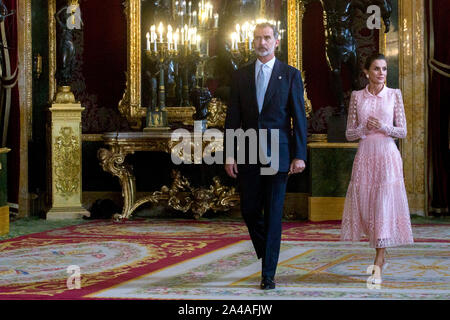 Madrid, Spanien. 12 Okt, 2019. König Felipe VI. von Spanien und Königin Letizia von Spanien am Nationalen Tag der Rezeption in den Palacio Real. Madrid, 12.10.2019 | Verwendung der weltweiten Kredit: dpa/Alamy leben Nachrichten Stockfoto