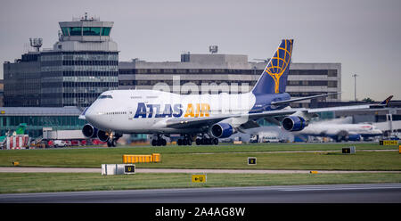 Atlas Air N480MC, Boeing 747-422, Thomas Cook Rückführung Flug auf dem Flughafen Manchester Stockfoto