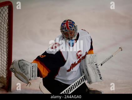 Guildford, Großbritannien. 13 Okt, 2019. Petr Cech von Guildford Phoenix Ex Arsenal und Chelsea Spieler während National Ice Hockey League zwischen Guildford Phoenix und Swindon Wildkatzen 2 bei Guildford Spectrum Stadion in Guildford, England am Oktober 13, 2019 Credit: Aktion Foto Sport/Alamy leben Nachrichten Stockfoto