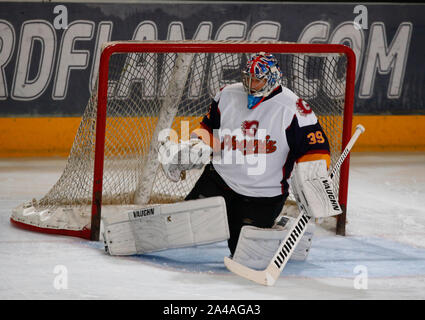 Guildford, Großbritannien. 13 Okt, 2019. Petr Cech von Guildford Phoenix Ex Arsenal und Chelsea Spieler während National Ice Hockey League zwischen Guildford Phoenix und Swindon Wildkatzen 2 bei Guildford Spectrum Stadion in Guildford, England am Oktober 13, 2019 Credit: Aktion Foto Sport/Alamy leben Nachrichten Stockfoto