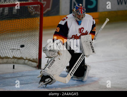 Guildford, Großbritannien. 13 Okt, 2019. Petr Cech von Guildford Phoenix Ex Arsenal und Chelsea Spieler während National Ice Hockey League zwischen Guildford Phoenix und Swindon Wildkatzen 2 bei Guildford Spectrum Stadion in Guildford, England am Oktober 13, 2019 Credit: Aktion Foto Sport/Alamy leben Nachrichten Stockfoto