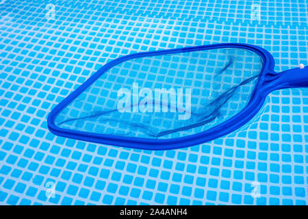 Pool Reinigung Stockfoto