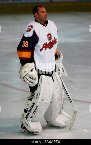 Guildford, Großbritannien. 13 Okt, 2019. Petr Cech von Guildford Phoenix Ex Arsenal und Chelsea Spieler während National Ice Hockey League zwischen Guildford Phoenix und Swindon Wildkatzen 2 bei Guildford Spectrum Stadion in Guildford, England am Oktober 13, 2019 Credit: Aktion Foto Sport/Alamy leben Nachrichten Stockfoto