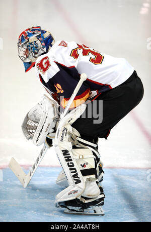 Guildford Phoenix Torwart Petr Cech in Aktion während der NIHL 2 Spiel in Guildford Spectrum Leisure Complex, Guildford. Stockfoto