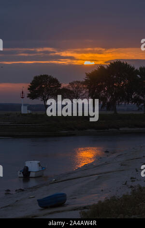 La Baie de Somme, Kayak et Voiliers, Ciel nuageux, mer Calme Stockfoto