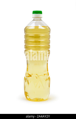Pflanzenöl in Kunststoff Flasche auf weißem Hintergrund mit freistellungspfad Mock up. Stockfoto