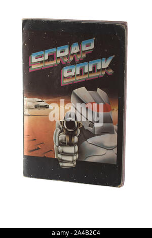 Retro Schrott Buch mit space alien auf isolierten weißen Hintergrund Stockfoto