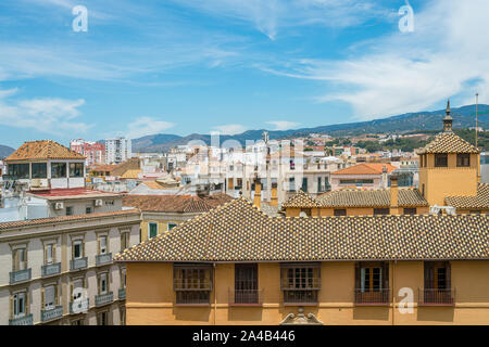 Panoramischer Anblick in Malaga von der Kathedrale auf dem Dach. Andalusien, Spanien. Stockfoto