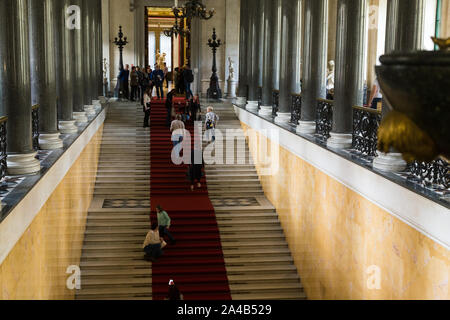 Die Haupttreppe des Neuen Eremitage Stockfoto