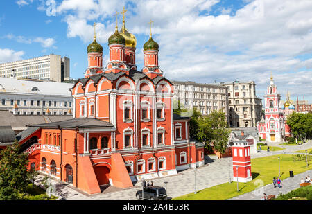 Moskau, Russland - Juli 7, 2019: Znamensky Cathedral der ehemaligen Znamensky Kloster. Architektur von zaryadye Park in Moskau Stockfoto