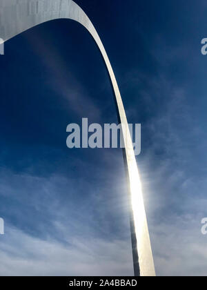 St. Louis, Missouri/USA: August 9, 2019 - Die berühmten Gateway Arch von St. Louis. Stockfoto