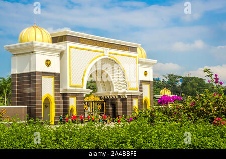 KUALA LUMPUR, Malaysia - 18. Dezember 2018: Die Istana Negara, (malaiisch für National Palace) ist die offizielle Residenz des Monarchen von Malaysia. Stockfoto